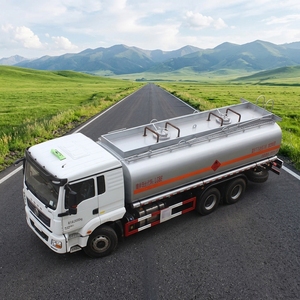 Camion-citerne à huile Shacman 6x4 20000 L, camion-citerne à carburant 10 roues à vendre, camion à huile robuste à prix réduit - Product Image 6