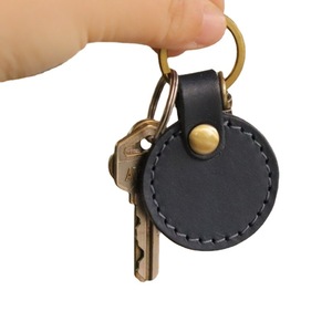 Stylish and creative PU <b>leather</b> <b>keychains</b>, various shapes car bag pendants, Korean style minimalist gift <b>keychains</b>. - Product Image 5