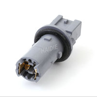 Support de lampe de position avant automobile 2 broches Haidie HDL-859, base de lampe de marquage, petite douille pour ampoule halogène