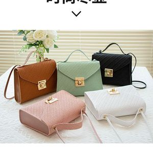 Sac bandoulière carré de style coréen pour femme en cuir PU, sac à main simple, mode urbaine 2025 - Product Image 2