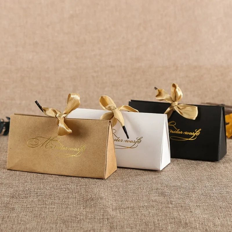 सोने की पन्नी स्टाम्प श्रृंगार त्रिकोण इत्र उपहार बॉक्स कस्टम लिपस्टिक lipgloss के लिए पैकेजिंग बॉक्स