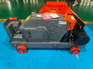 Cortadora de barras de acero de alto rendimiento con engranajes y motor de 4KW, operación estable para trabajos de construcción. - Product Image 6