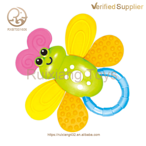 Mejor Venta de botellas de leche de plástico de embalaje personalizado bebé sonajero conjunto con campanas de mano sonajeros recién nacido dentición juguete Ideas de regalo - Product Image 4