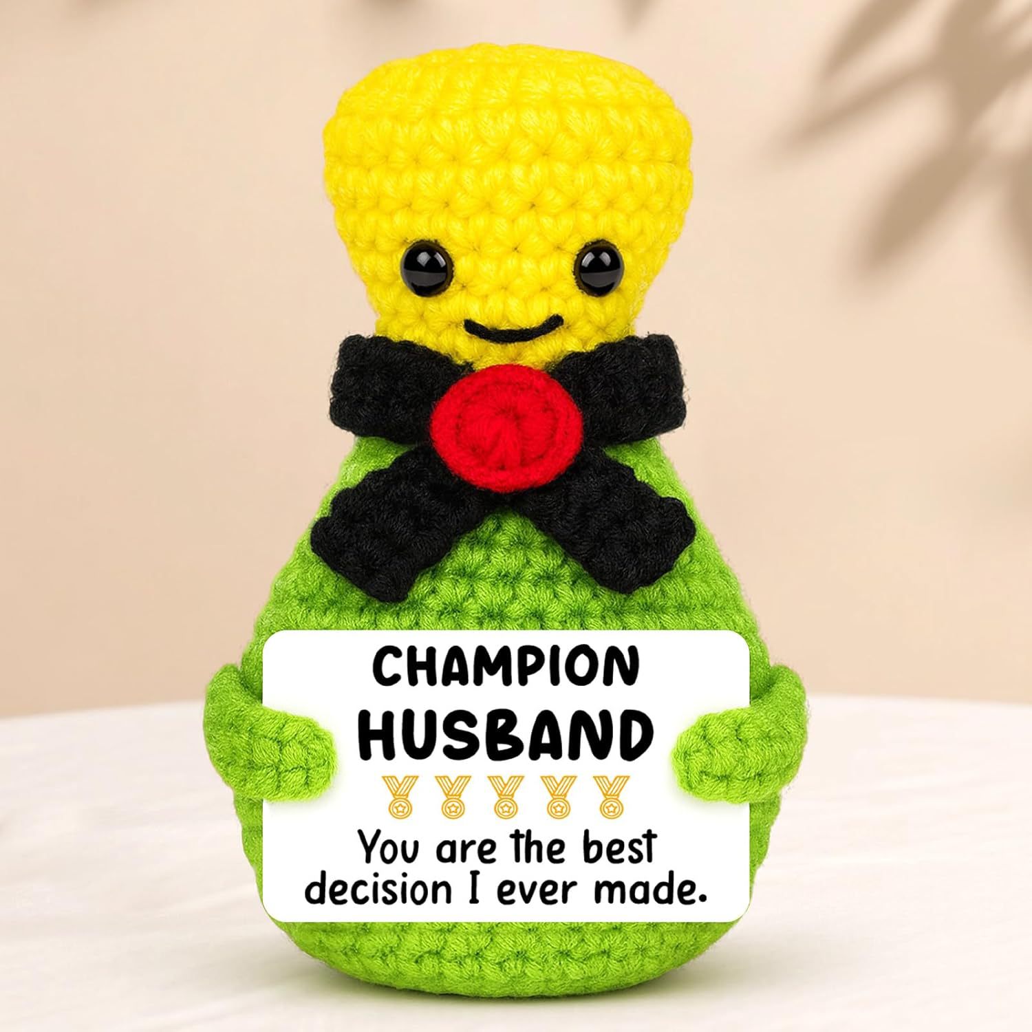 Poupée champagne au crochet, faite par mon mari.