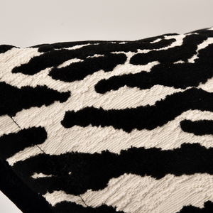 Cojín Lombar Largo para Sofá, Diseño Retro Abstracto con Estampado de Tigre, Beige y Negro, con Rayas, para Sala de Estar o Villa - Product Image 5