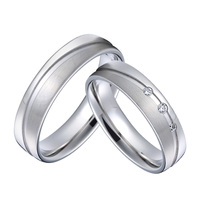 Vente en gros directe usine – Ensemble de bagues de mariage classiques inaltérables pour couple, homme et femme, en acier inoxydable 316L plaqué argent, pour demande en mariage