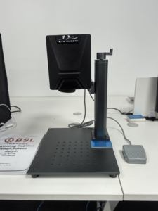 Macchina per Marcatura Laser a Fibra 20W con Controllo Mobile per Incisione e Taglio Colorato su Gioielli, Metallo, Acciaio, Marcatore Computerizzato 110x110MM 220V - Product Image 5