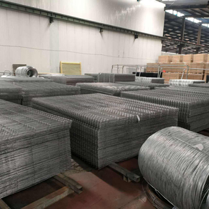 Grillage en acier galvanisé soudé à maille plate avec services de découpe et de soudage pour la protection des animaux et les bâtiments - Product Image 3