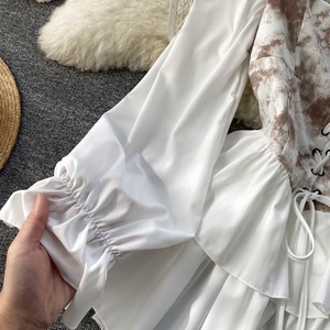 Nuovo Abito Primaverile con Colletto Quadrato, Stile Retrò, Spalle Scoperte, Tie-Dye, Stile <span class=keywords><strong>Palazzo</strong></span>, con Volant e Lunghezza Media - Product Image 4