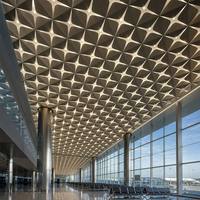 Plafonds en aluminium perforés insonorisés avec éclairage LED intégré, système de plafond en aluminium pour café