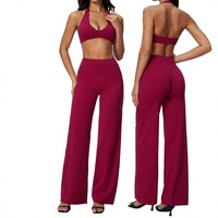Nouvel ensemble de yoga uni brossé avec débardeur à col licou, rembourrage intégré, design rehausseur de hanches et gainant ventre plat, tenue de sport décontractée coupe boot-cut