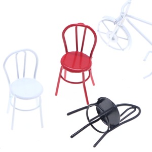 Chaise miniature en fer sculptée à la main, style artisanal, accessoires en métal pour poupées <span class=keywords><strong>BJD</strong></span>, échelle 1:12, accessoires de maison de poupée - Product Image 4