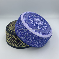 Fábrica al por mayor Eid Namaz Kufi hombres Koofi bordado a mano gorra de oración pakistaní Topi, Kufi Topi árabe calavera gorra Beanie sombreros