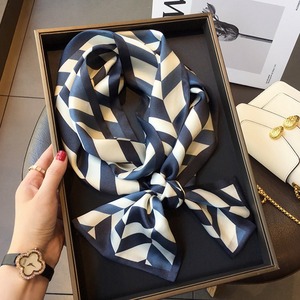 Écharpes longues en soie de mûrier 15x150cm pour l'été, vente en gros, foulards en satin de soie pour femmes, impression personnalisée, écharpes florales - Product Image 3