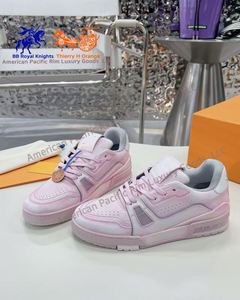 Chaussures de sport en cuir décontractées de haute qualité, baskets de marche respirantes et tendance pour hommes et femmes - Product Image 3