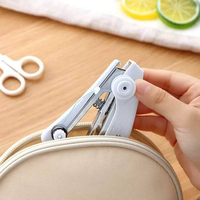 Machine à coudre manuelle portable mini, kit de couture créatif multifonctionnel pour la maison, modèle Springcome en plastique