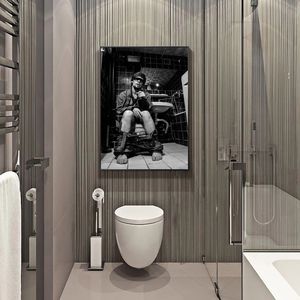 Impresiones en Lienzo de Mujer y Hombre en un Baño Moderno, Póster de Arte de Pared en Blanco y Negro - Product Image 3