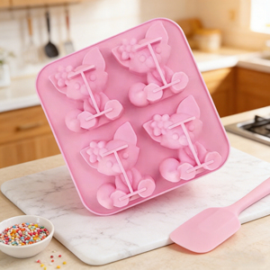 <span class=keywords><strong>Stampo</strong></span> in Silicone a Forma di Orso Fragola con 4 Cavità per Sapone, Resina, Candele Fai-da-Te - Usa e Getta per Pasticceria Casalinga - Product Image 1