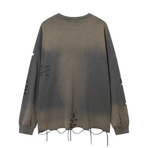 เสื้อยืดโอเวอร์ไซส์ แขนยาว คอกลม ผ้าคอตตอน 260 แกรม สไตล์วินเทจ ล้างสีแบบแอซิด ทำลายแบบดิสเทรส สำหรับผู้ชาย รุ่น TKAN493 รับสกรีนลายตามสั่ง (OEM) - Product Image 2