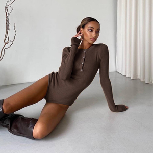 เสื้อสเวตเตอร์ไหมพรมรัดรูปผู้หญิง แขนยาว ยืดได้ กระชับรูปร่าง สีพื้น เซ็กซี่ ระบายอากาศดี ติดกระดุม คอวี ทำจากผ้าขนสัตว์/วิสโคส - Product Image 5