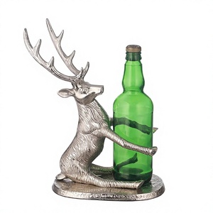Porte-bouteille en métal en forme de cerf avec design de bois de cerf pour décoration d'intérieur, support à vin décoratif, finition argentée - Product Image 1