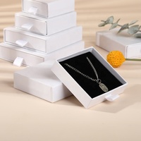 Boîte à bijoux rigide avec tiroir coulissant, en carton rigide blanc avec tirette en ruban noir, pour l'emballage de bagues, boucles d'oreilles, colliers et bracelets