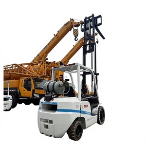 Montacargas Usado con Motor de Gasolina TCM 3t 5t 8t Hecho en Japón, Maquinaria de Elevación Mini para Operaciones de Almacén, Alta Potencia - Product Image 1