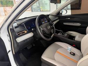 Autos Usados Dongfeng Aeolus E70 2023 Sedán LHD Automático - Eléctrico Puro con 412 km de Autonomía - Taxi - Estado Original Precio de Mayoreo - Product Image 5