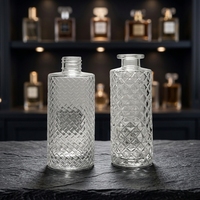 Vente en gros de flacons en verre texturé gaufré avec bouchon en liège pour parfum, huile essentielle, soins de la peau, logo personnalisé