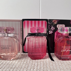 Spray corporel liquide 100 ml, bois frais, <span class=keywords><strong>rose</strong></span>, fruits, fleurs, parfum luxueux longue durée, déodorant, vente en gros, parfum Victoria Secret - Product Image 1