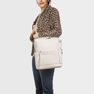 Mochila Pañalera de Viaje Multifuncional de Cuero Impermeable con Cambiador, Diseño OEM ODM - Product Image 6