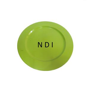 Plato de metal para servir frutas y alimentos, con diseño martillado, forma redonda y acabado dorado, para uso interior y exterior. - Product Image 3