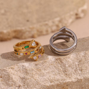 Anelli alla Moda per Donna in Acciaio Inossidabile Placcato Oro 18K con Tre Strati di Cuori e Frecce in Zircone, Idea Regalo - Product Image 3