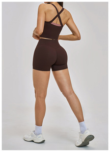 Conjunto de Shorts de Yoga para Mujer al por Mayor con Contraste de Color, Top Corto con Espalda Cruzada y Shorts de Yoga de Cintura Alta para Fitness - Product Image 4