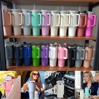 2024 Nouveautés Cadeau tasses et tasse en acier inoxydable Tasse en gros 40oz avec poignée et paille