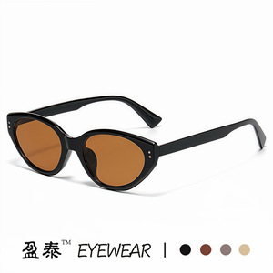 แว่นตา แว่นกันแดดทรงแคทอาย สีดำ UV400 สำหรับทุกเพศ - Product Image 5
