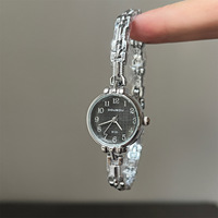Jam gelang wanita dial bulat mini, rantai emas elegan, jam kuartz gaun mewah gaya minimalis