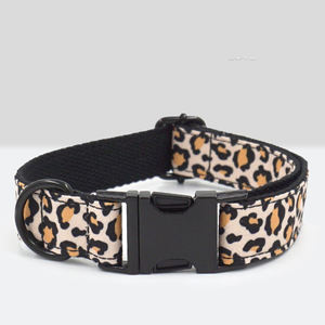Collier pour chien en velours rembourré de luxe personnalisé avec décoration en rivets et boucle en plastique, imprimé guépard, design léopard noir - Product Image 1