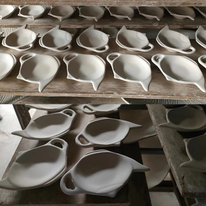 حامل أكياس شاي مبتكر من البورسلين على شكل إبريق شاي بتصميم فريد من السيراميك المتين لعشاق الشاي - Product Image 3