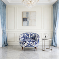 Fauteuil d'appoint de luxe, design bleu et blanc à motifs, structure en bois massif, chaise longue pour villa, manoir, siège d'appoint distinctif