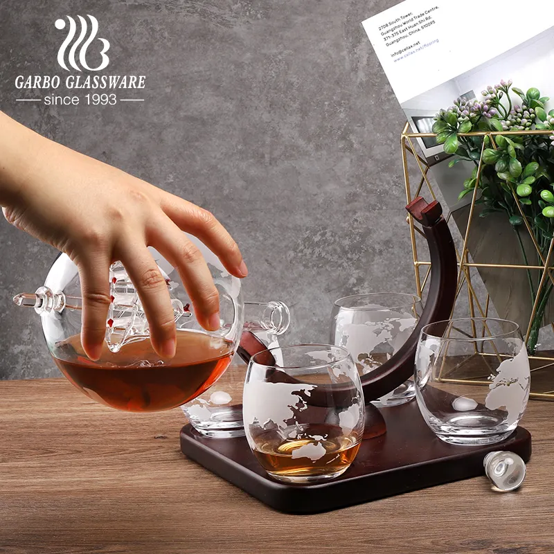 Set di bicchieri da whisky Kinsley di arte reale con Decanter Bourbon liquore classico 5 pezzi che serve bottiglia di vodka in vetro alcolico