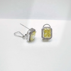 ต่างหูทองเหลืองทรงกลมแบบขายส่ง สำหรับงานแต่งงาน ทอง 14k 18k ประดับเพชรคิวบิกเซอร์โคเนีย ดีไซน์เรขาคณิต ทองแดง คลาสสิก แฟชั่นสำหรับผู้หญิง - Product Image 2