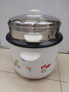 Olla Arrocera Eléctrica CTRONIC de 5L con Función de Mantener Caliente, Vaporera, Taza Medidora y Carcasa de Hierro para el Hogar - Product Image 3