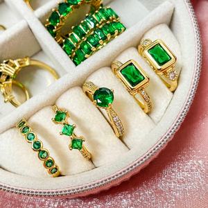 Bague de fiançailles en or plaqué 18 carats de haute qualité avec zircon cubique émeraude pour femme, faible MOQ - Product Image 6