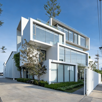 Maisons au design moderne, bâtiments de forme spéciale, villa de luxe, maison à ossature en acier, villa