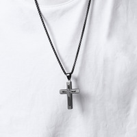 Nouveau pendentif européen et américain à trois couches combinaison pierre croix hommes collier en acier inoxydable personnalisé cou polyvalent