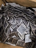 Étiquettes adhésives personnalisables en métal avec code QR et sérigraphie étanche pour la gestion des actifs - Caractéristique : Marquage du numéro de série