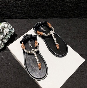 2025 été luxueux femmes mode dames chaîne <span class=keywords><strong>tongs</strong></span> en plein air corde Wanita Planas à la mode pantoufle confortable sandales plates - Product Image 4