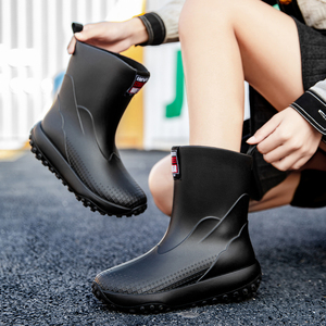 All'ingrosso stivali da <span class=keywords><strong>pioggia</strong></span> da <span class=keywords><strong>uomo</strong></span> alla moda a metà polpaccio antiscivolo <span class=keywords><strong>scarpe</strong></span> resistenti all'acqua <span class=keywords><strong>per</strong></span> tutte le stagioni <span class=keywords><strong>per</strong></span> l'estate inverno autunno - Product Image 6