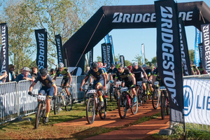 Tenda a baldacchino impermeabile con stampa personalizzata che pubblicizza tenda a tendone Pop-Up a ragno gigante tenda gonfiabile per eventi espositivi all'aperto - Product Image 3